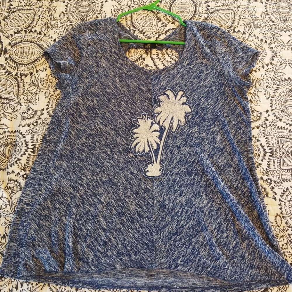 💥Moving Sale💥 Blue & White Palm Tree Top
